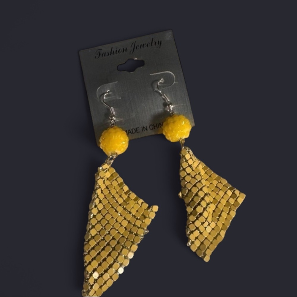 Fashion Jewelry Neon Yellow Chainmail Dangle Hook Back Earrings New Tags